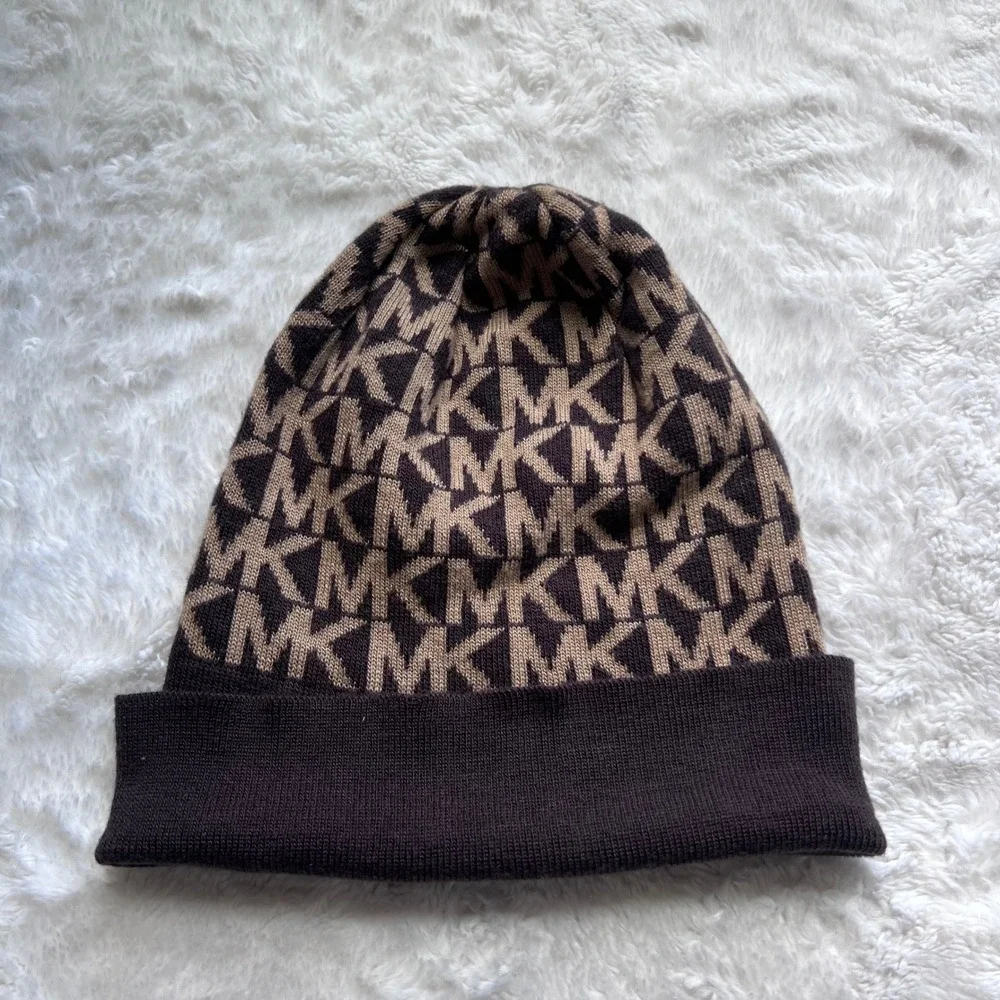 Michael Kors Brown Tan Monogram Logo Knit Cuffed Beanie Hat One Size USED